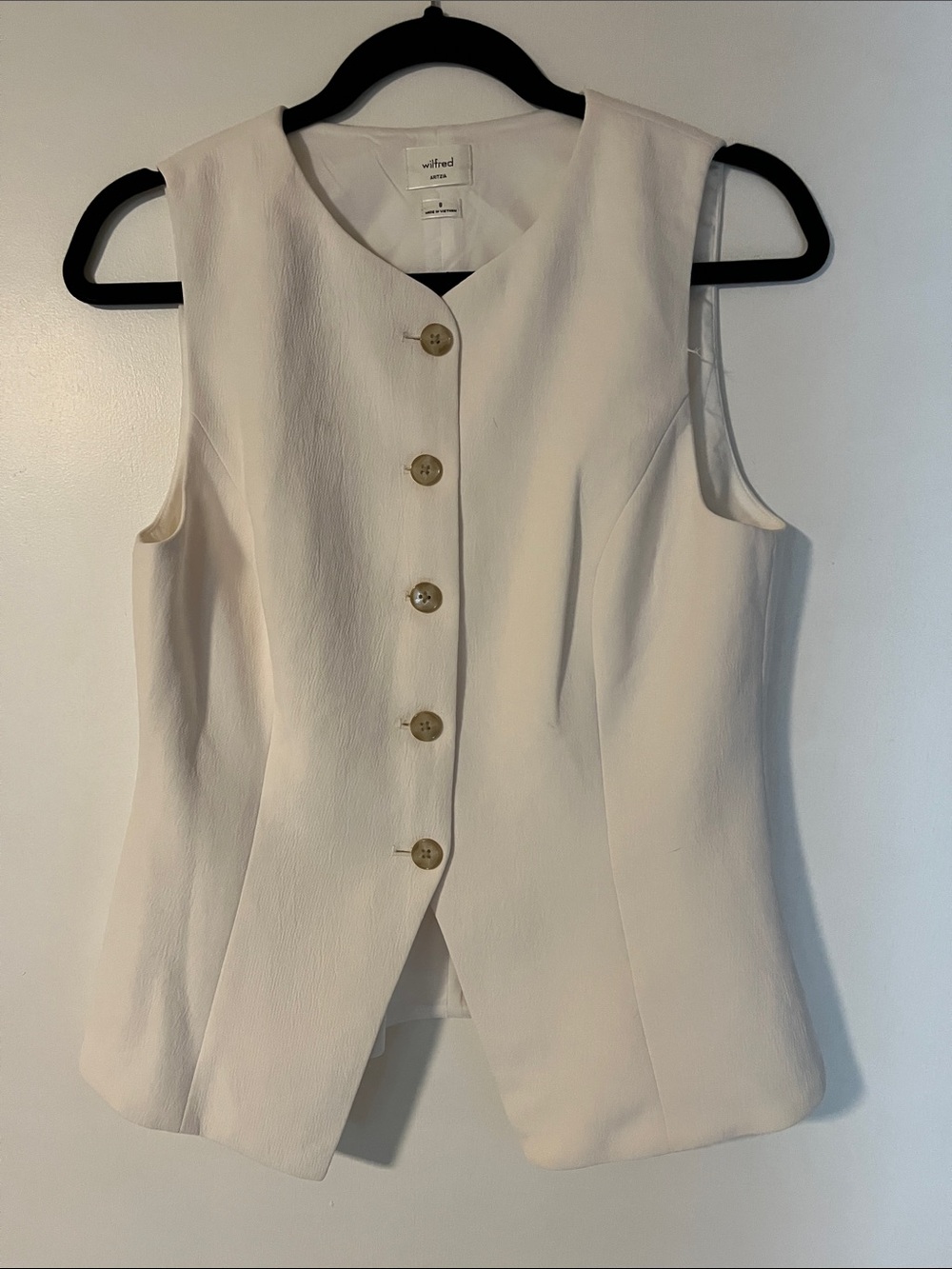 Aritzia Wilfred Cream Sleeveless Button-Front Tailored Vest in Size 8.